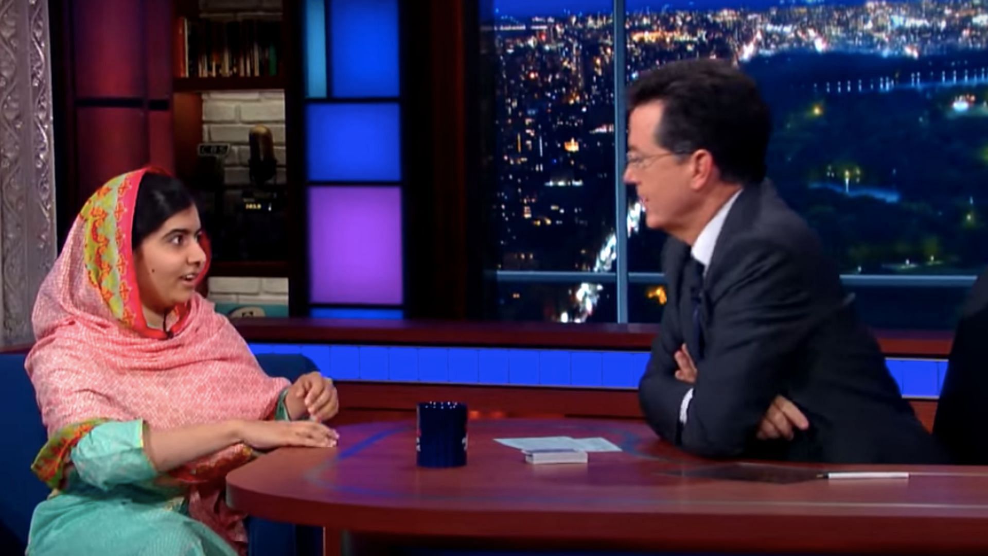 Malala Yousafzai performs a trick (Image via YouTube/The Late Show with Stephen Colbert)